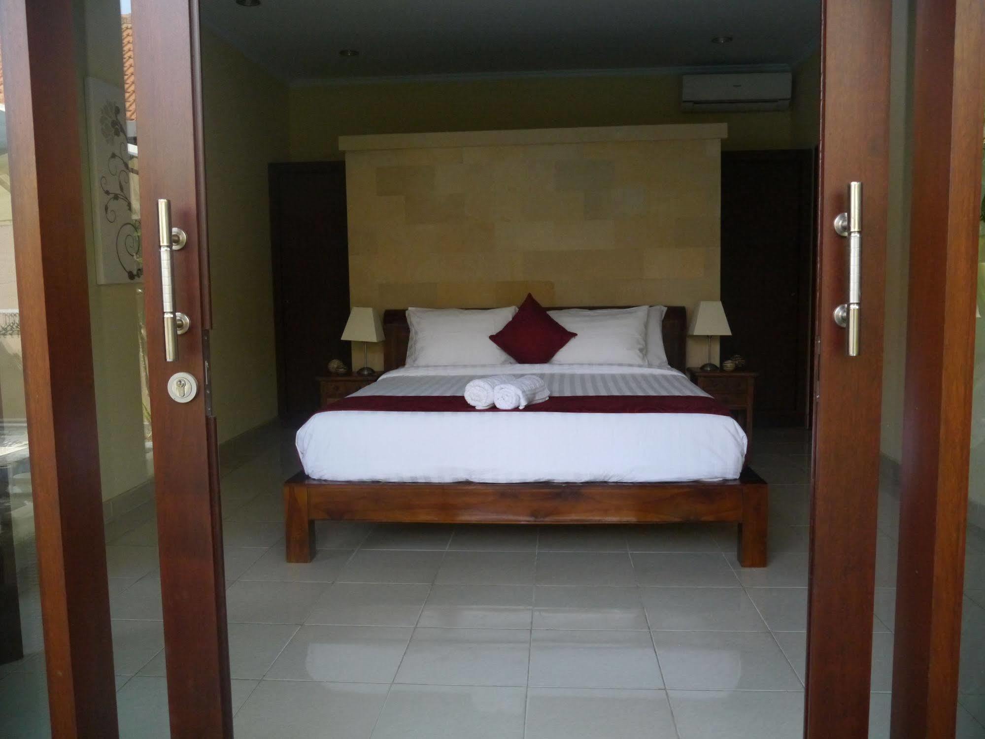 Exquisito Villa Denpasar  Exterior photo
