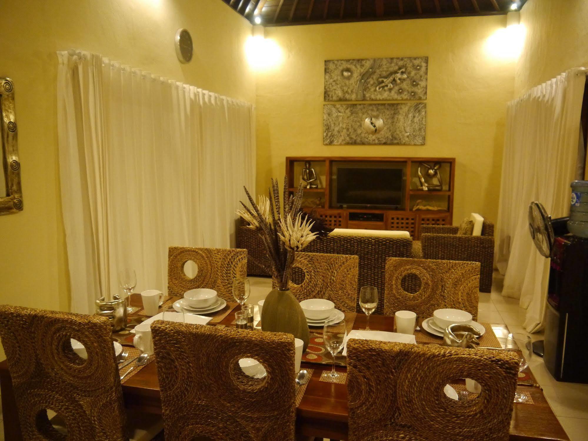 Exquisito Villa Denpasar  Exterior photo