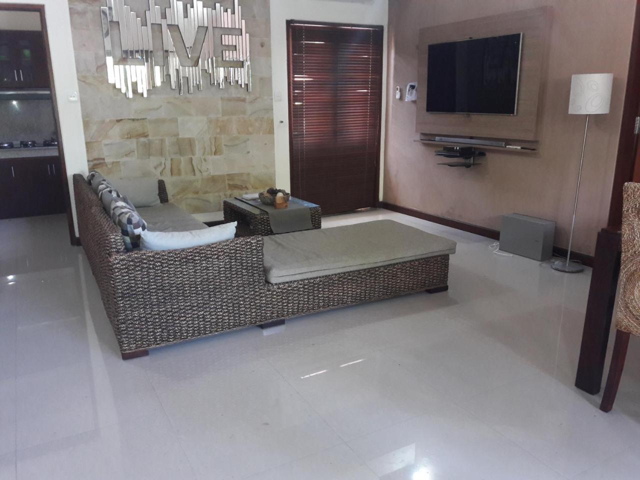Exquisito Villa Denpasar  Exterior photo